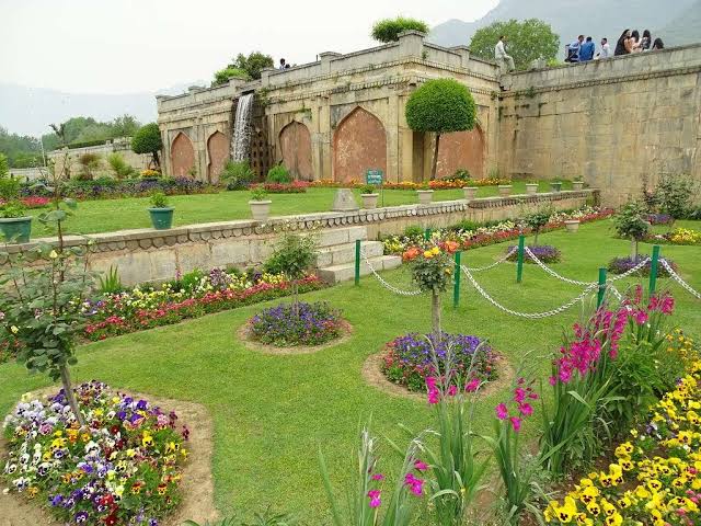 gardens of kashmir